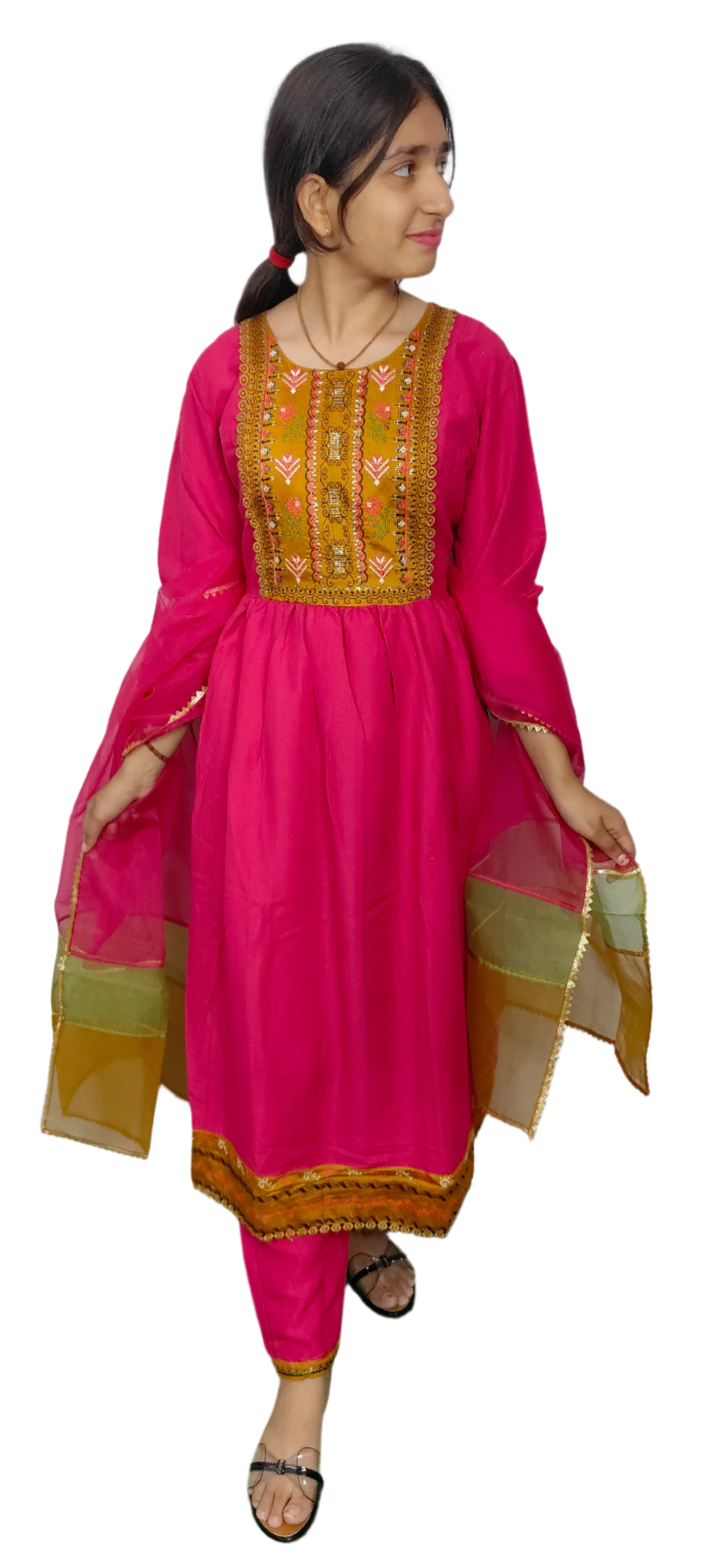 Women Emboridety Kurta Pant Dupatta Set (Pinck)