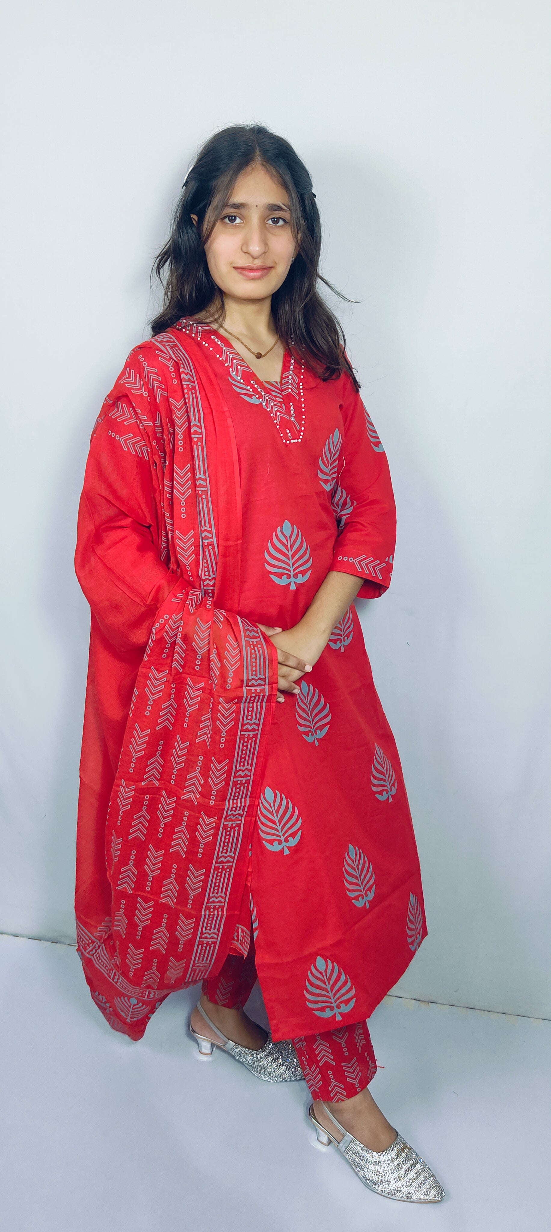 Red Colour  3 piece Kurta Set (Z0111)