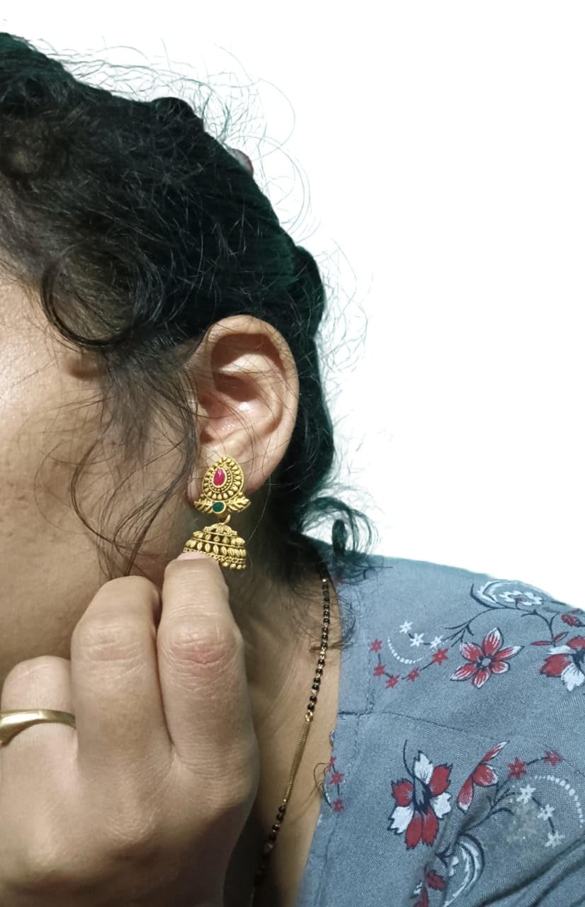 Earring (J15)
