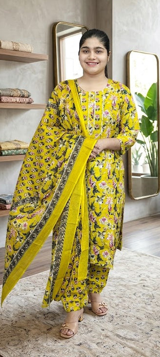 Yellow colour cotton fabric 3 piece suit (Z0636)