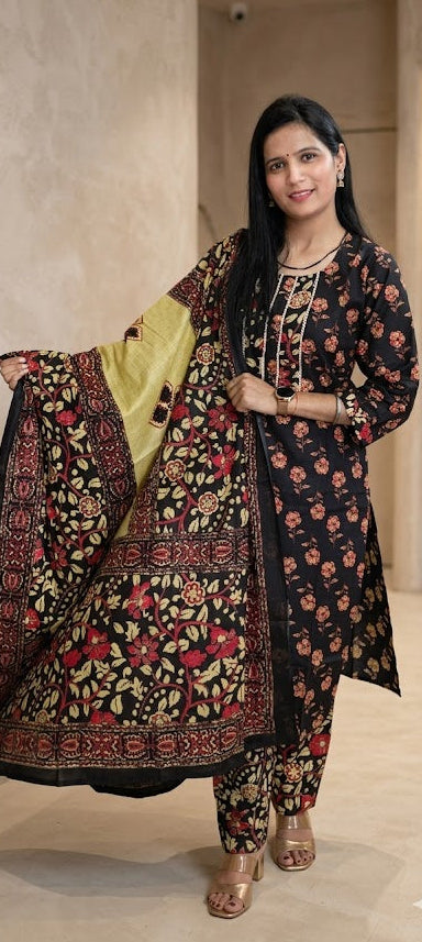 Black colour cotton fabric Printed 3 piece suit (Z0632)